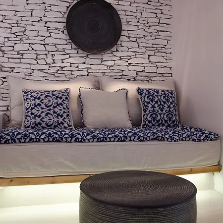 Levantes Ios Boutique Mylopotas