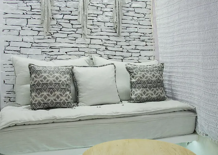 Levantes Ios Boutique