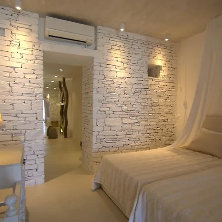 Levantes Ios Boutique Mylopotas