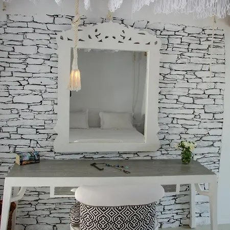 Levantes Ios Boutique Hotel 4*