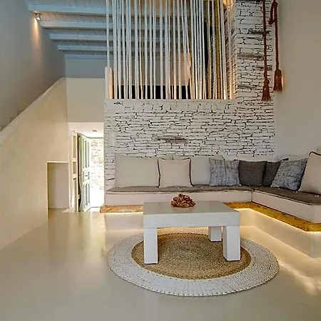 Levantes Ios Boutique Mylopotas
