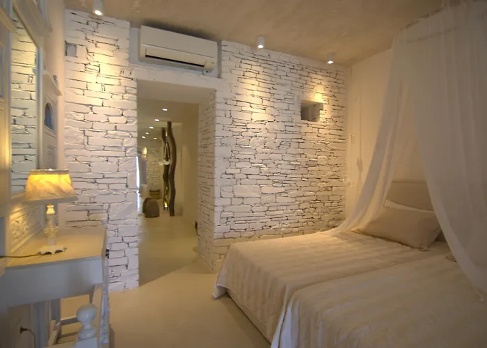 Levantes Ios Boutique Μυλοπότας